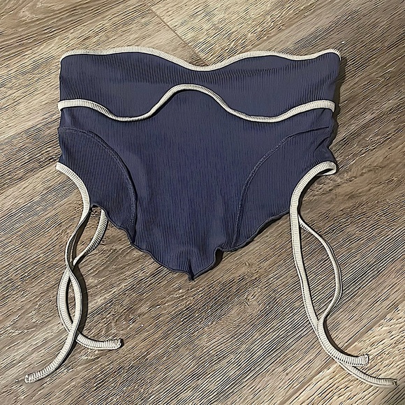 *NEW* Strapless Top - Picture 4 of 6